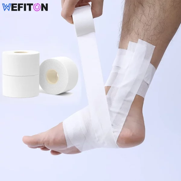 1 rolo de fita atlética  esportiva branca - sem resíduos pegajosos  Fácil de remover – para atletas, evitar lesões